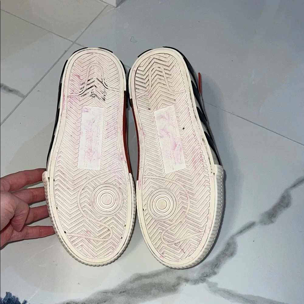🚨SEND OFFERS🚨 Off-White White and Red Sneakers